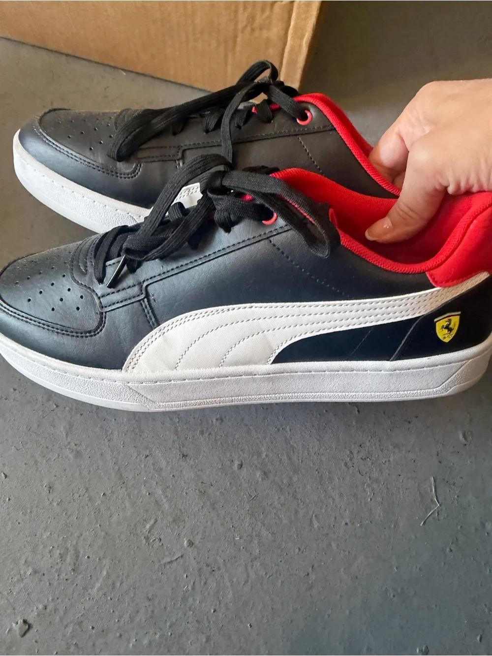 Puma Black Sneakers with Red Ferrari Caven 2.0 trainers size 12